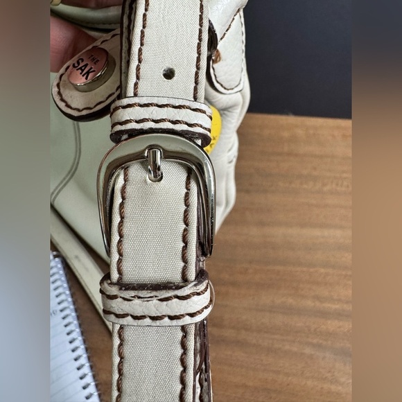 Vintage 90’s The Sak Leather Ivory Floral Lined Adjustable Strap Shoulder Bag - Picture 13 of 15